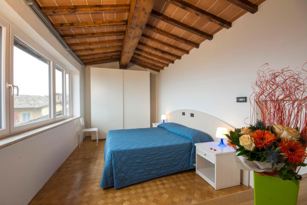 Apartamento Astonish Cathedral View Siena Exterior foto