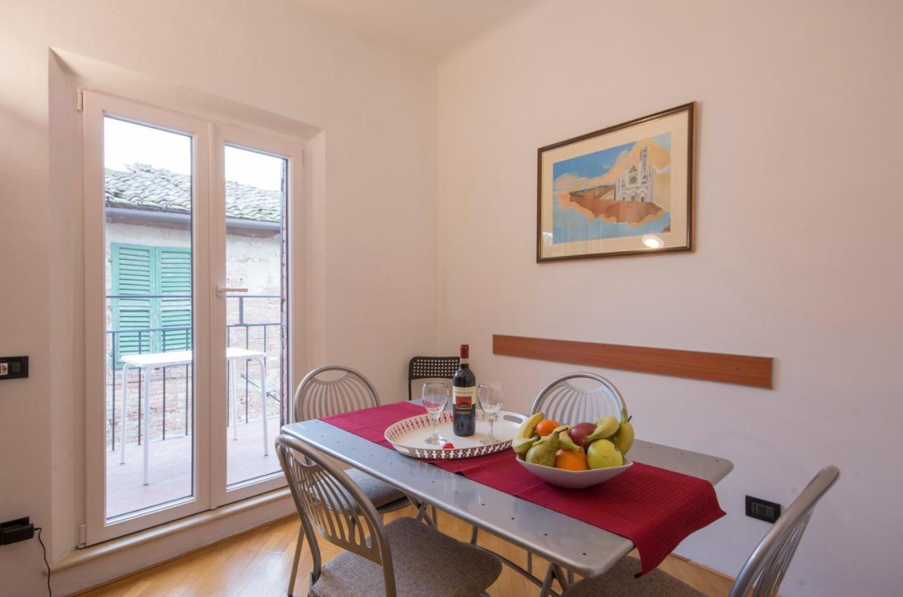 Apartamento Astonish Cathedral View Siena Exterior foto